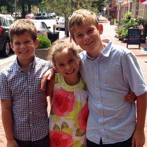 Meet your Posher, Lara